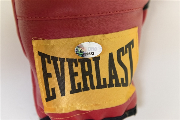 Muhammad Ali Signed Everlast Boxing Glove - PSA/DNA