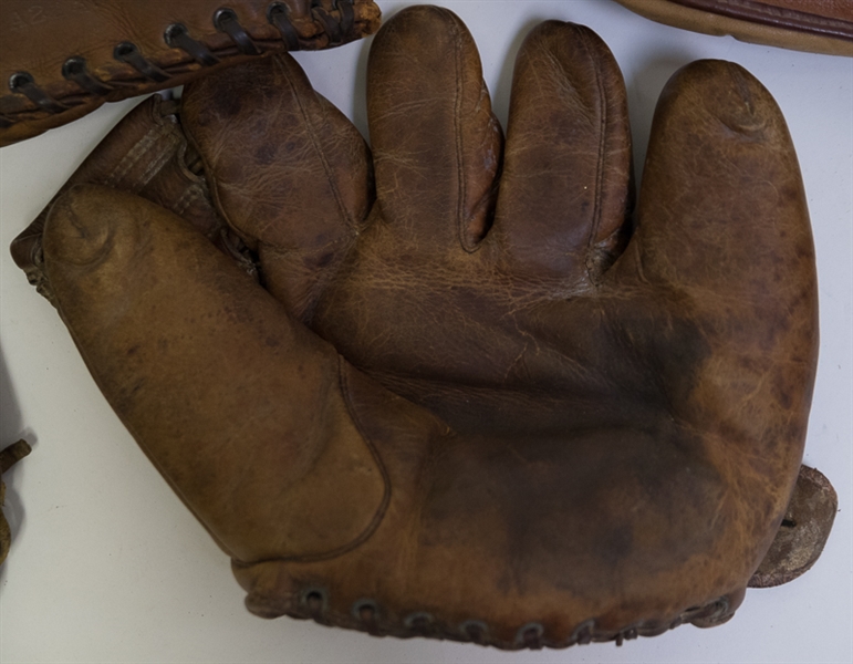 Lot Of 5 Vintage Fielding Gloves w. Bob Elliot