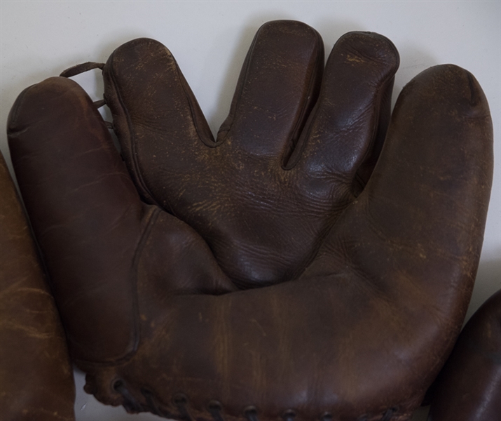 Lot Of 5 Vintage Fielding Gloves w. Bill Williams