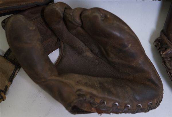 Lot Of 5 Vintage Fielding Gloves w. Bill Williams