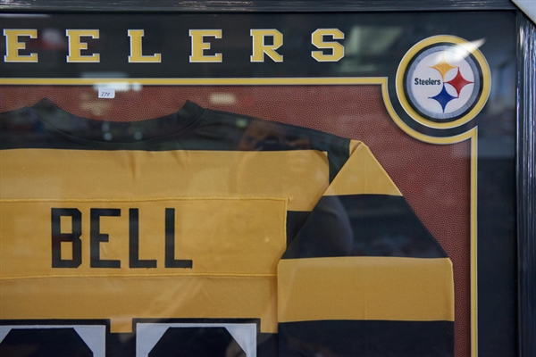 LeVeon Bell Signed Pittsburgh Steelers Throwback Jersey - Beautifully Framed - PSA/DNA
