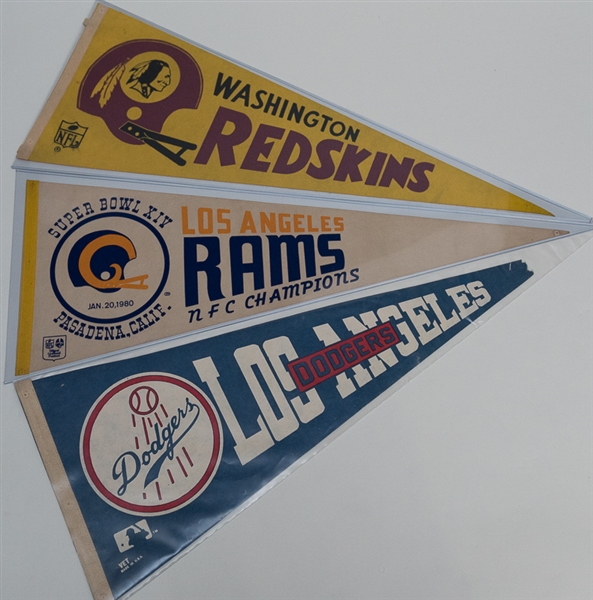 18 - Vintage Sports Pennants  w. 1977 Yankees World Champs