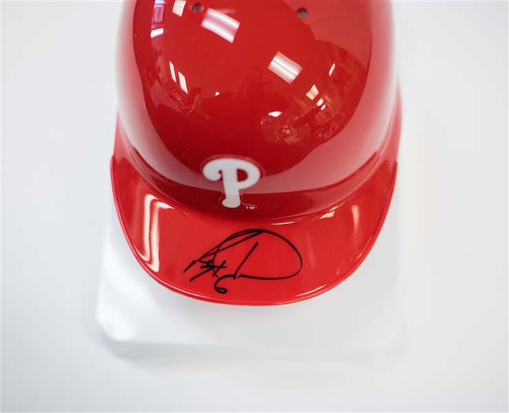 Ryan Howard Signed Phillies Mini Helmet - SGC