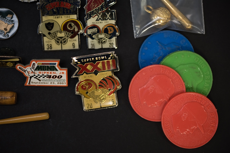 Assortment Of Vintage Pins & Trinkets