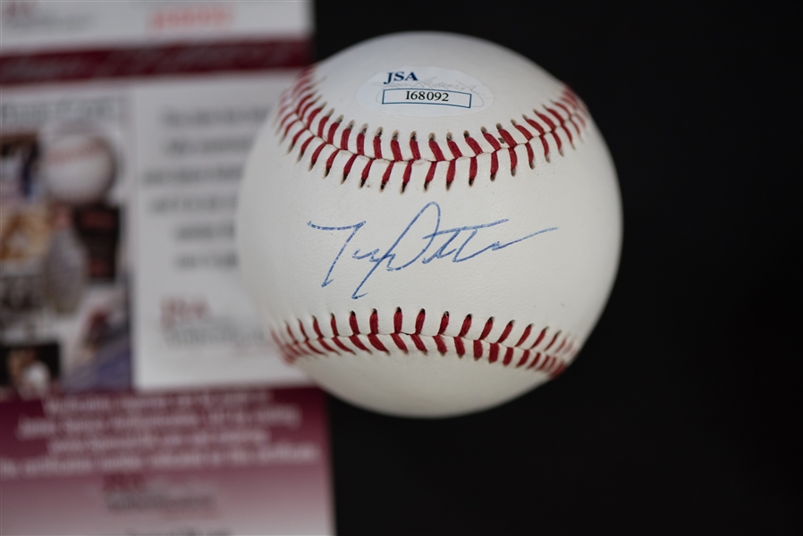 Lot of 5 Phillies Signed Baseballs w. Domonic Brown