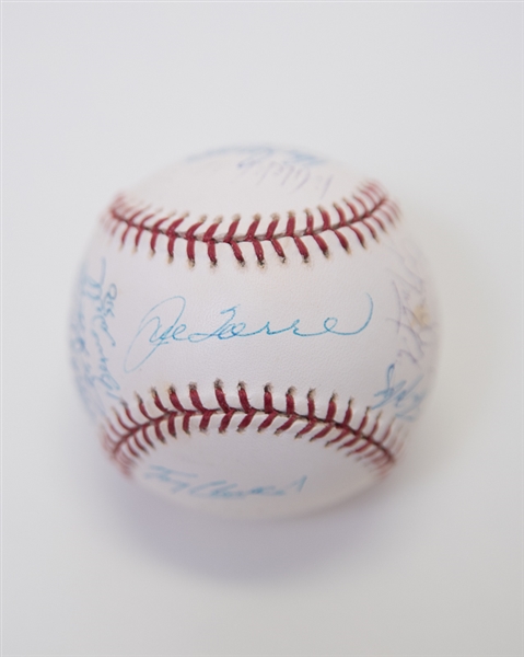 2001 New York Yankees Team Signed World Series Baseball w/Jeter - JSA LOA