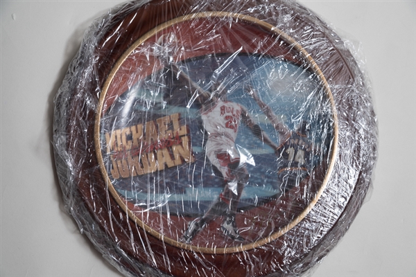 Mixed Sports Autograph & Memorabilia Lot w. Julius Erving Auto - JSA