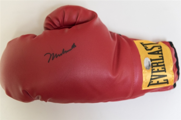 Muhammad Ali Signed Everlast Boxing Glove - PSA/DNA
