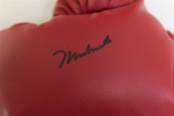 Muhammad Ali Signed Everlast Boxing Glove - PSA/DNA