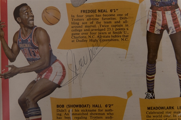 Basketball Autograph Lot w. 1967 Harlem Globetrotters