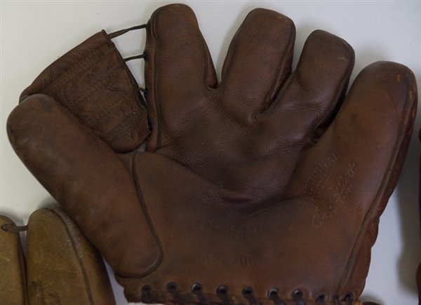 Lot Of 5 Vintage Fielding Gloves w. Bob Elliot