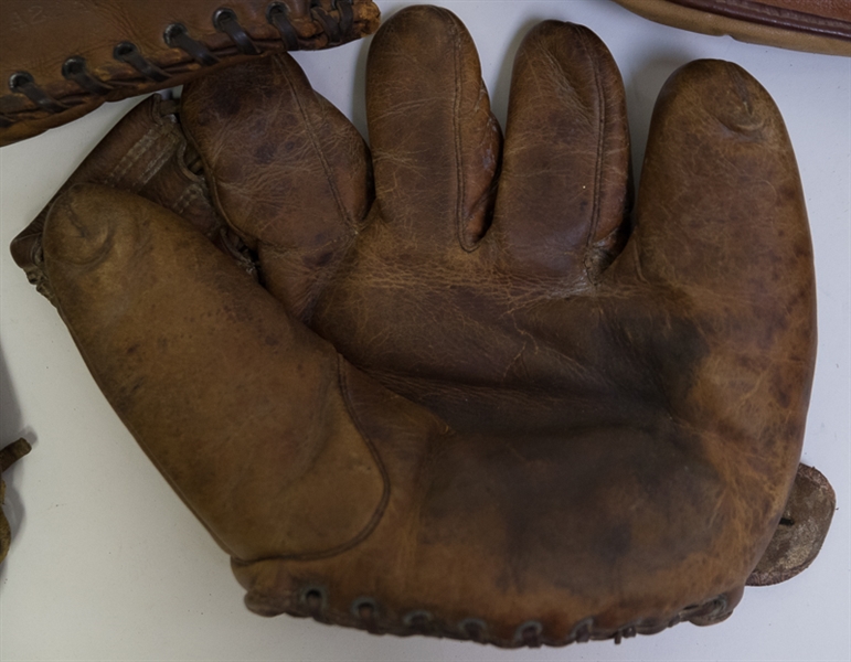 Lot Of 5 Vintage Fielding Gloves w. Bob Elliot