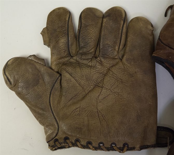 Lot Of 5 Vintage Fielding Gloves w. Bill Williams