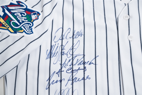 1998 Yankees World Series Team Signed Jersey w. Jeter & Rivera - JSA