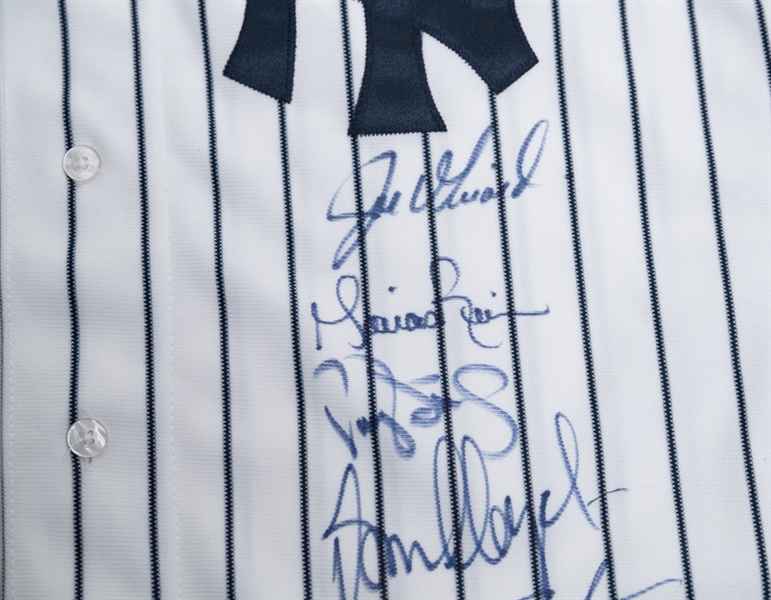 1998 Yankees World Series Team Signed Jersey w. Jeter & Rivera - JSA