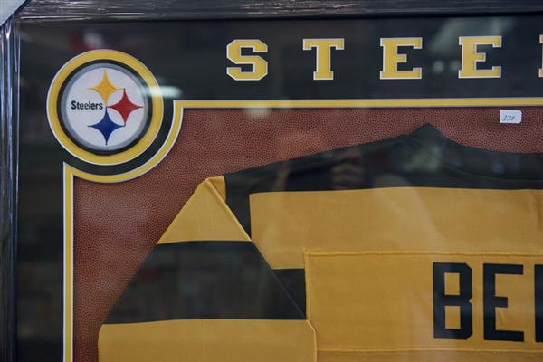 LeVeon Bell Signed Pittsburgh Steelers Throwback Jersey - Beautifully Framed - PSA/DNA