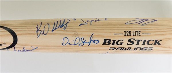 2016 Phillies Team Signed Bat w. Howard & Herrera
