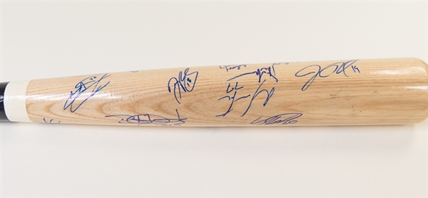 2016 Phillies Team Signed Bat w. Howard & Herrera