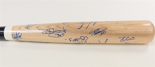2016 Phillies Team Signed Bat w. Howard & Herrera