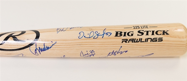 2016 Phillies Team Signed Bat w. Howard & Herrera