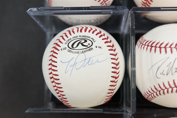 Lot Of 7 Phillies Signed Baseballs w. Darren Daulton