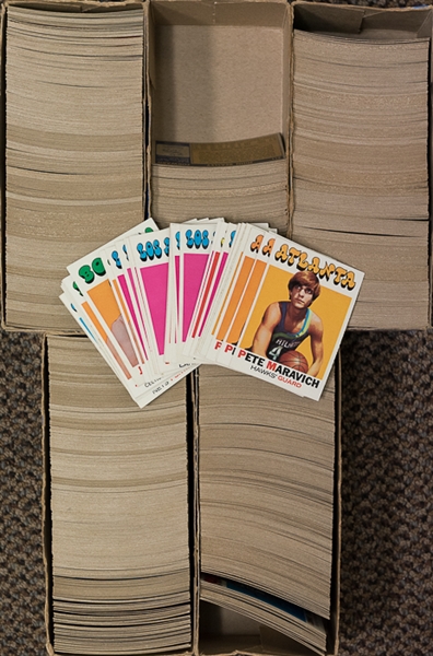 Lot of 2,000 Assorted 1971-1972 Topps Basketball Cards w. Pete Maravich x10
