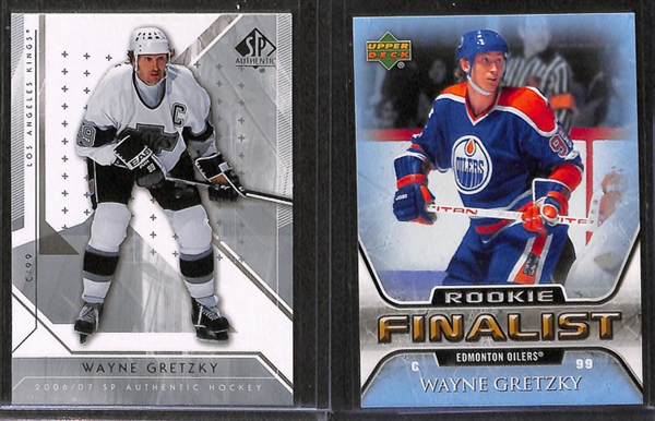 Lot Of 19 Wayne Gretzky Cards w. UD Canvas Parallel