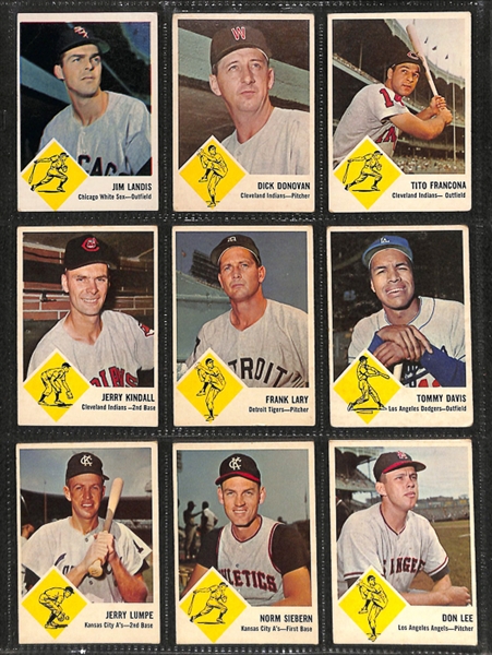 Lot of 32 - 1963 Fleer Baseball Cards w. Ron Santo
