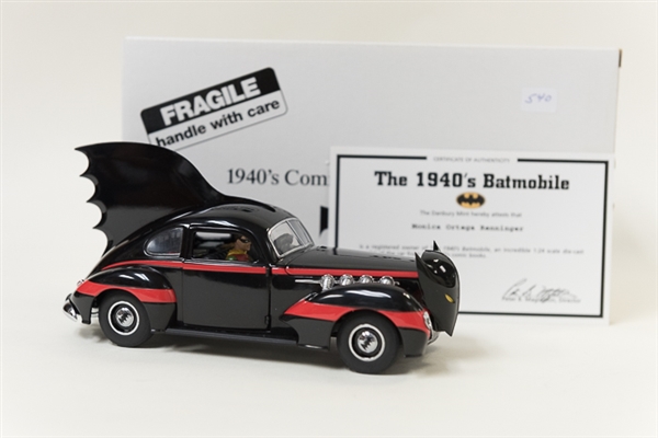 Danbury Mint Replica 1940's Comic Book Batmobile 1:24 Scale