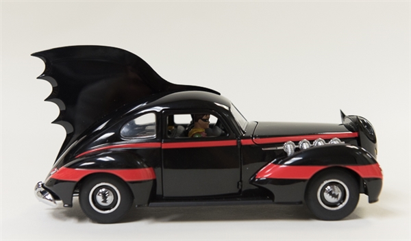 Danbury Mint Replica 1940's Comic Book Batmobile 1:24 Scale
