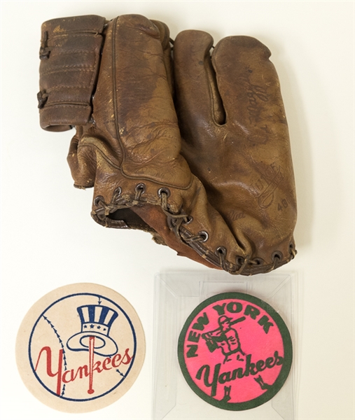 Old New York Yankees Collector Items w/ Vintage Hutch Joe DiMaggio Glove