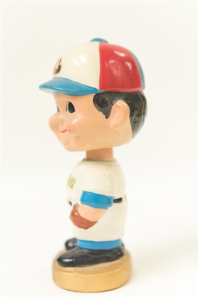 1969-1970 Montreal Expos Bobble Head w. Round Gold Base
