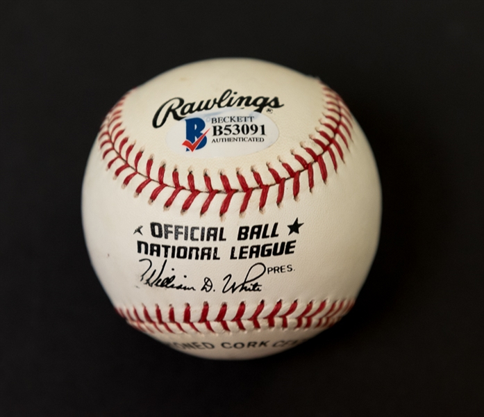 Willie Mays Autographed Official National League Baseball (Beckett COA)