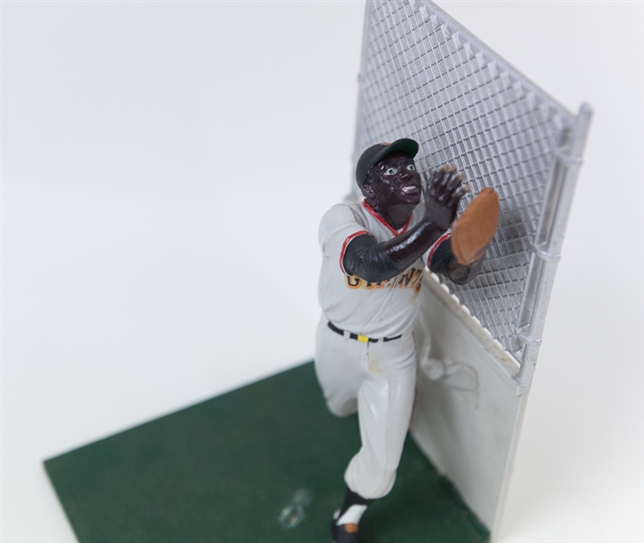 1966 Willie Mays Aurora Assembled Model - Famous Catch