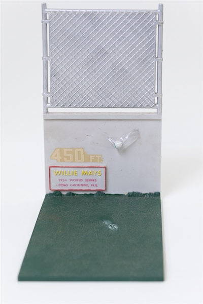 1966 Willie Mays Aurora Assembled Model - Famous Catch
