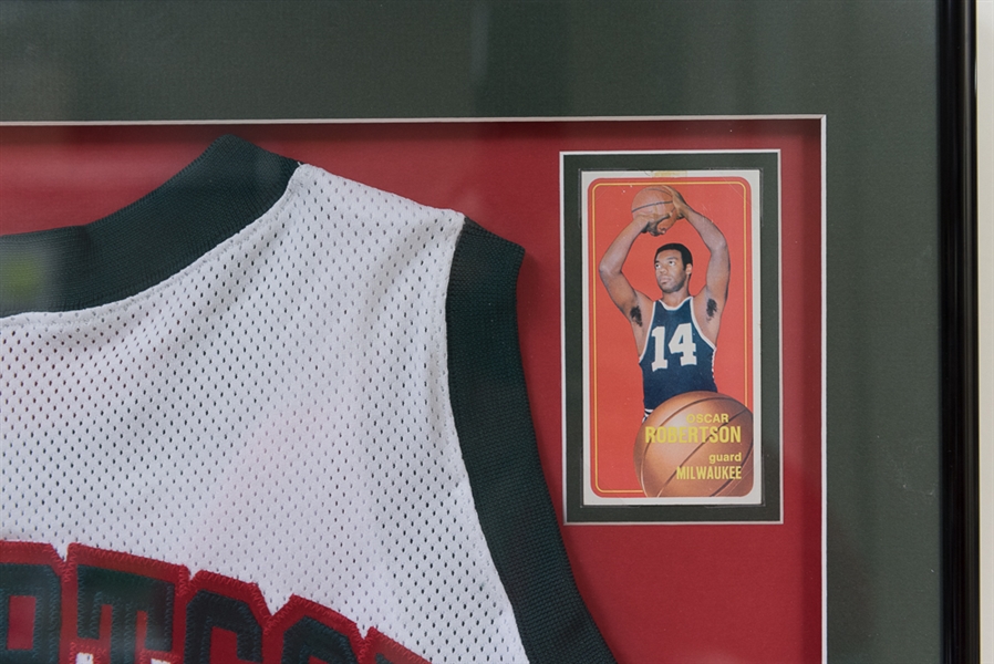  Oscar Robertson Signed Milwaukee Bucks Jersey (PSA/DNA)
