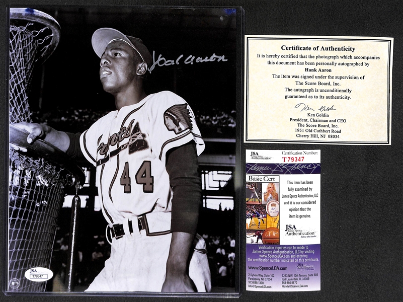 Hank Aaron Signed 8x10 Black & White Photo - JSA