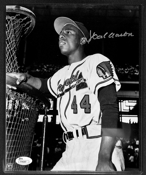 Hank Aaron Signed 8x10 Black & White Photo - JSA