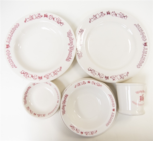 Mickey Mantle Country Cooking Place & Table Setting
