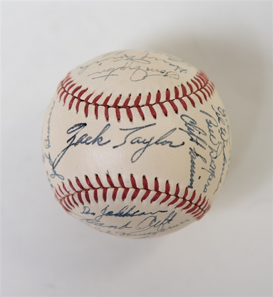 1950 St. Louis Browns team Signed Baseball (NM) With 23 Signatures (inc. 2 clubhouse)
