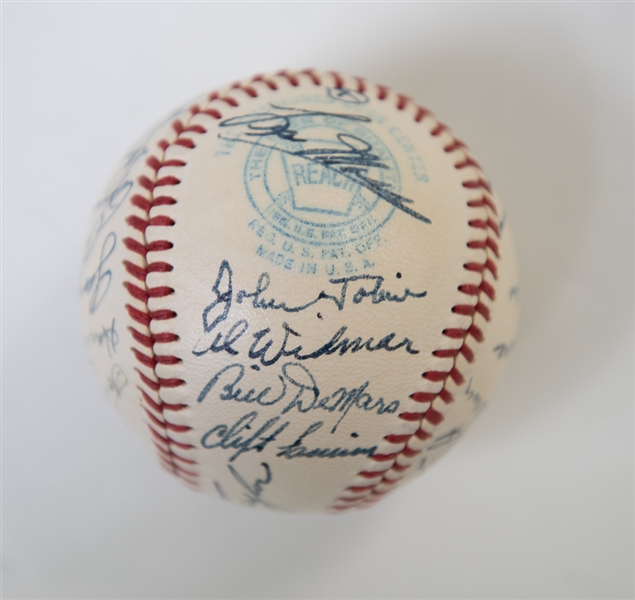 1950 St. Louis Browns team Signed Baseball (NM) With 23 Signatures (inc. 2 clubhouse)