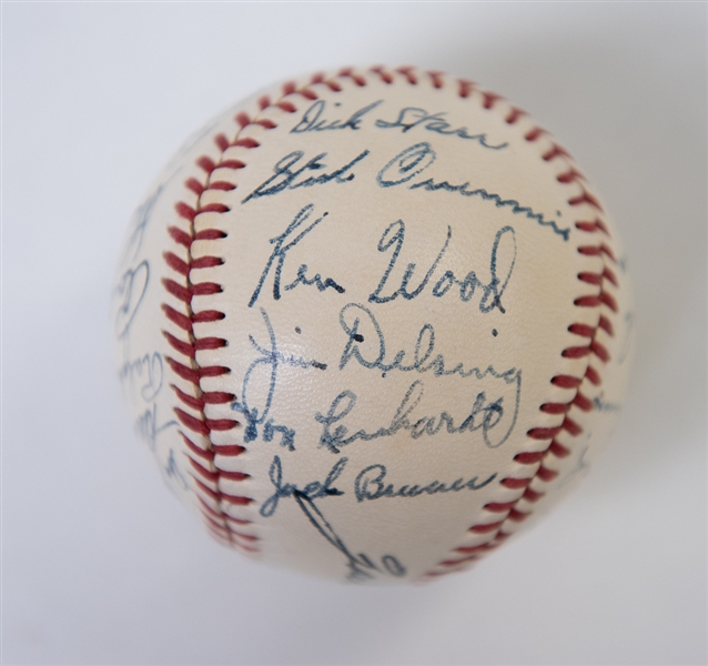 1950 St. Louis Browns team Signed Baseball (NM) With 23 Signatures (inc. 2 clubhouse)