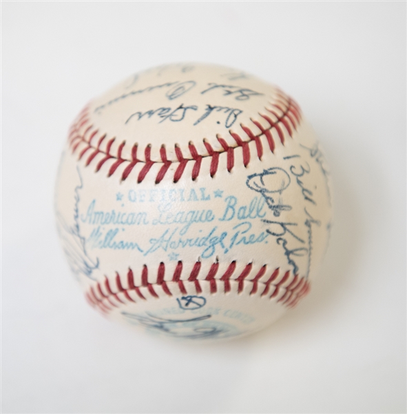 1950 St. Louis Browns team Signed Baseball (NM) With 23 Signatures (inc. 2 clubhouse)