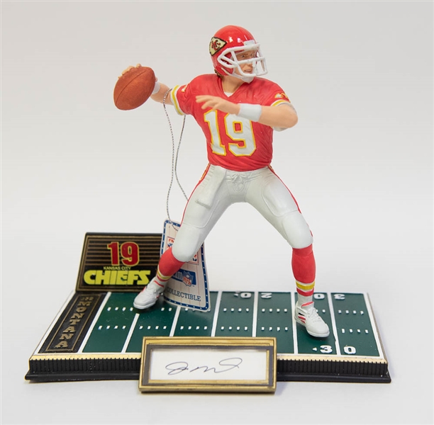 1994 Sports Impressions Joe Montana Autographed Figure - #1464 of 1500