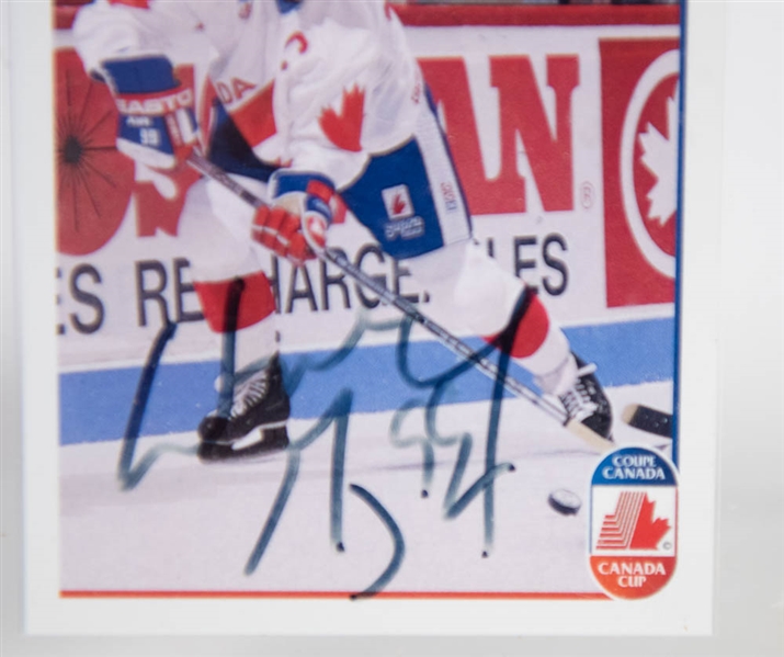 Wayne Gretzky Signed Card & Puck Display - JSA Auction Letter