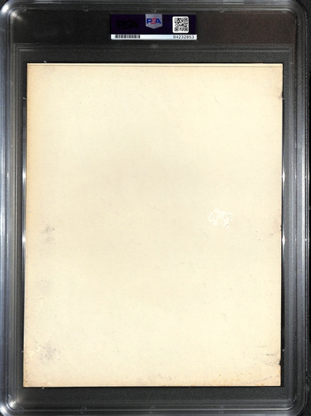 Joe DiMaggio Signed 8x10 Photo - PSA/DNA Encased (Autograph Grade 9)