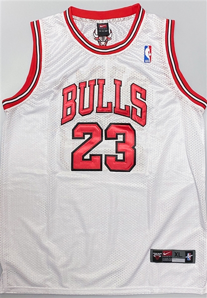 Michael Jordan Signed Chicago Bulls Nike NBA Authentics Jersey - JSA LOA