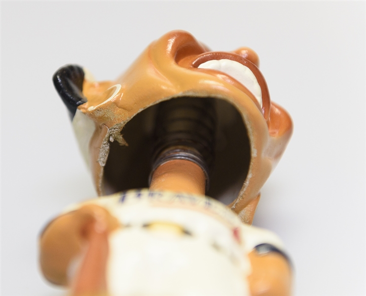 1960s Atlanta Braves Gold Circle Base Braves Mascot Head Chief Nok-A-Homa Bobble Head