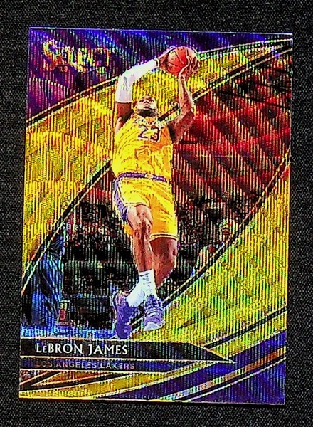 2019-20 Panini Select Gold Wave TMALL Courtside Prizm #261 Lebron James Card 