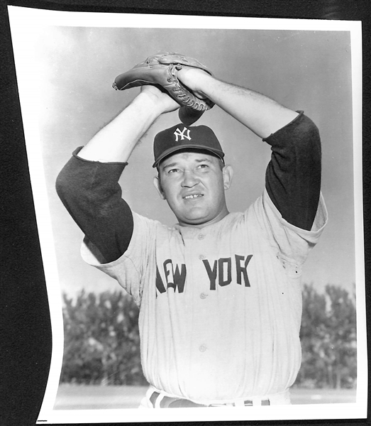 Lot of (18) Vintage Yankees 8x10 Photos (Some Type 1) w. Sain, Richardson, Shantz, Stengel, Reynolds, +